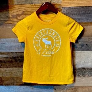 Girls abercrombie kids Tee. Yellow. Size 9/10.